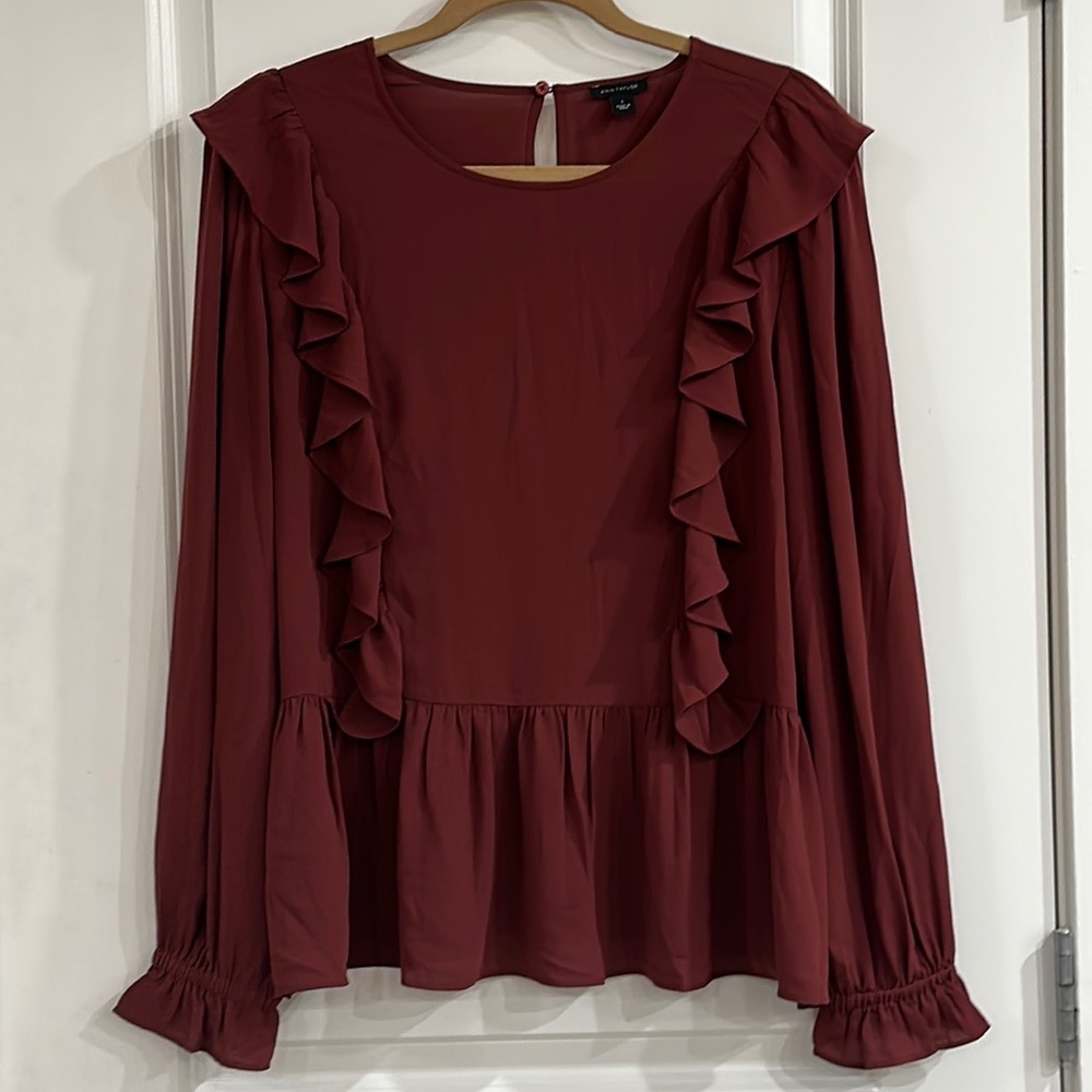 Ann Taylor penplum top L